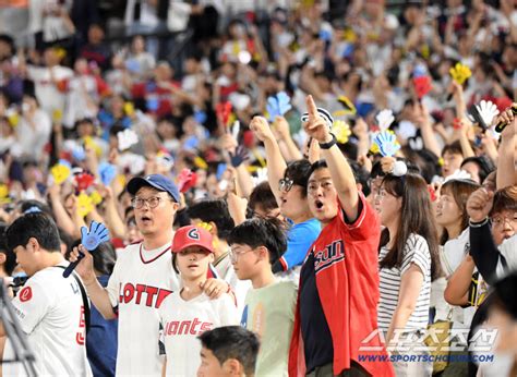 Comprehensive Analysis of Cadiz Weather: Patterns, Impacts, and Forecasting